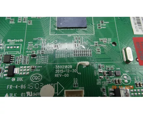 Плата 35021829 DEXP F49B8100K требуется проверка, вырвано часть разъемов Плата 35021829 DEXP F49B8100K требуется проверка, вырвано часть разъемов